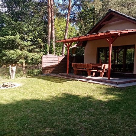 Urokliwy Domek Nad Brzegiem Jeziora Lubiatów Extérieur photo