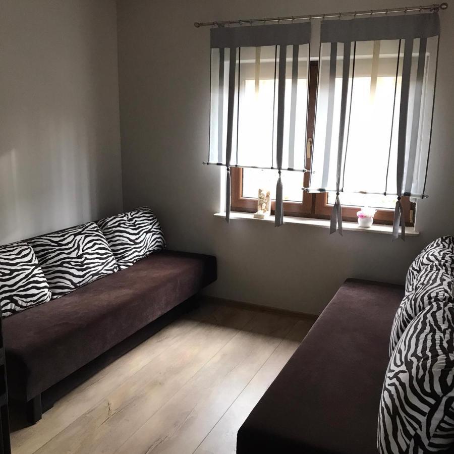 Urokliwy Domek Nad Brzegiem Jeziora Lubiatów Extérieur photo