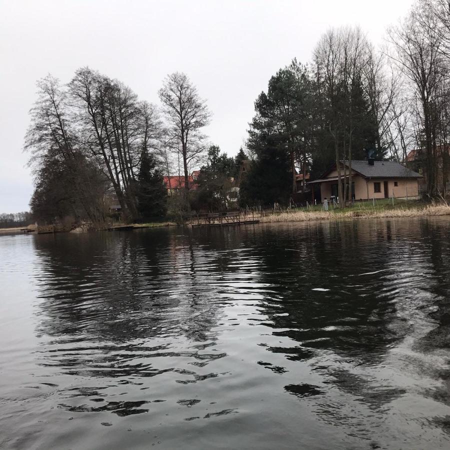 Urokliwy Domek Nad Brzegiem Jeziora Lubiatów Extérieur photo