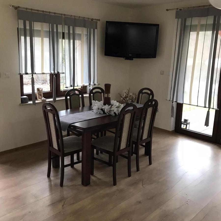 Urokliwy Domek Nad Brzegiem Jeziora Lubiatów Extérieur photo