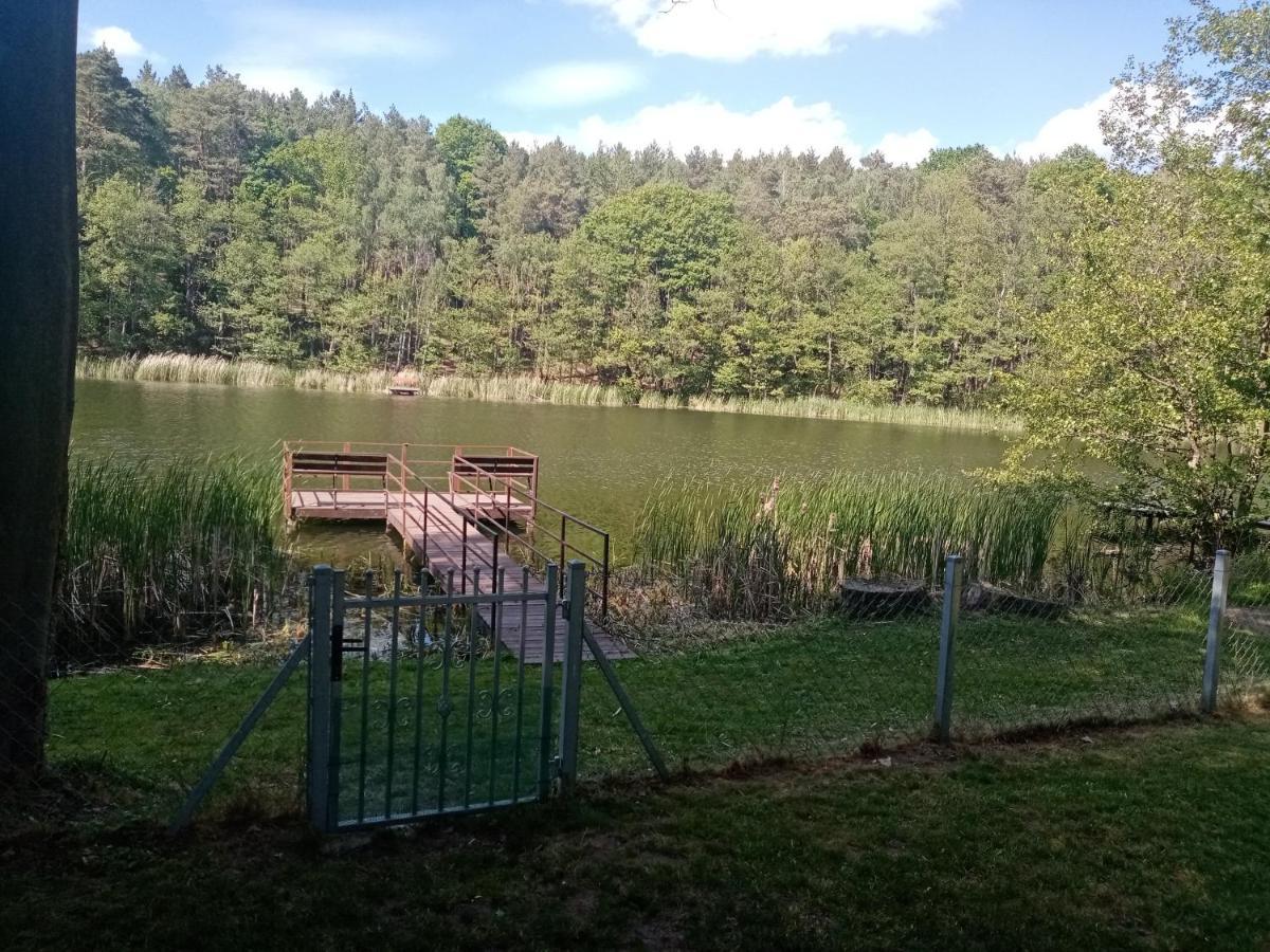 Urokliwy Domek Nad Brzegiem Jeziora Lubiatów Extérieur photo
