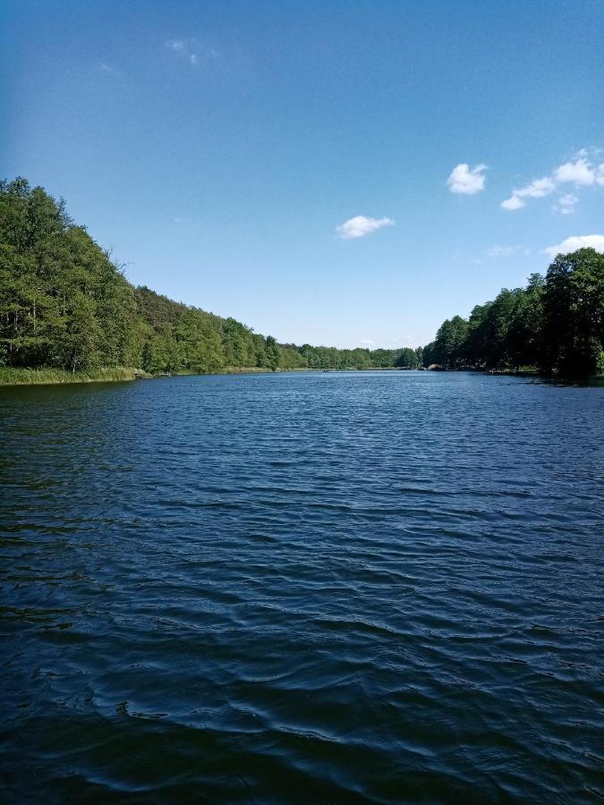 Urokliwy Domek Nad Brzegiem Jeziora Lubiatów Extérieur photo